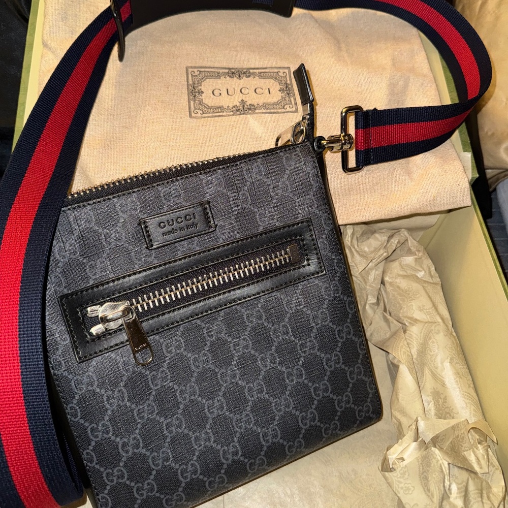 GG Black Small Messenger Bag
